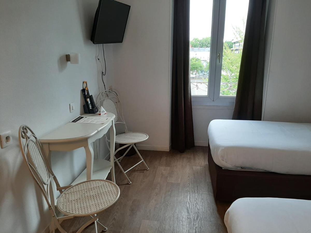 Le Royalty Hotel Angers Exterior foto