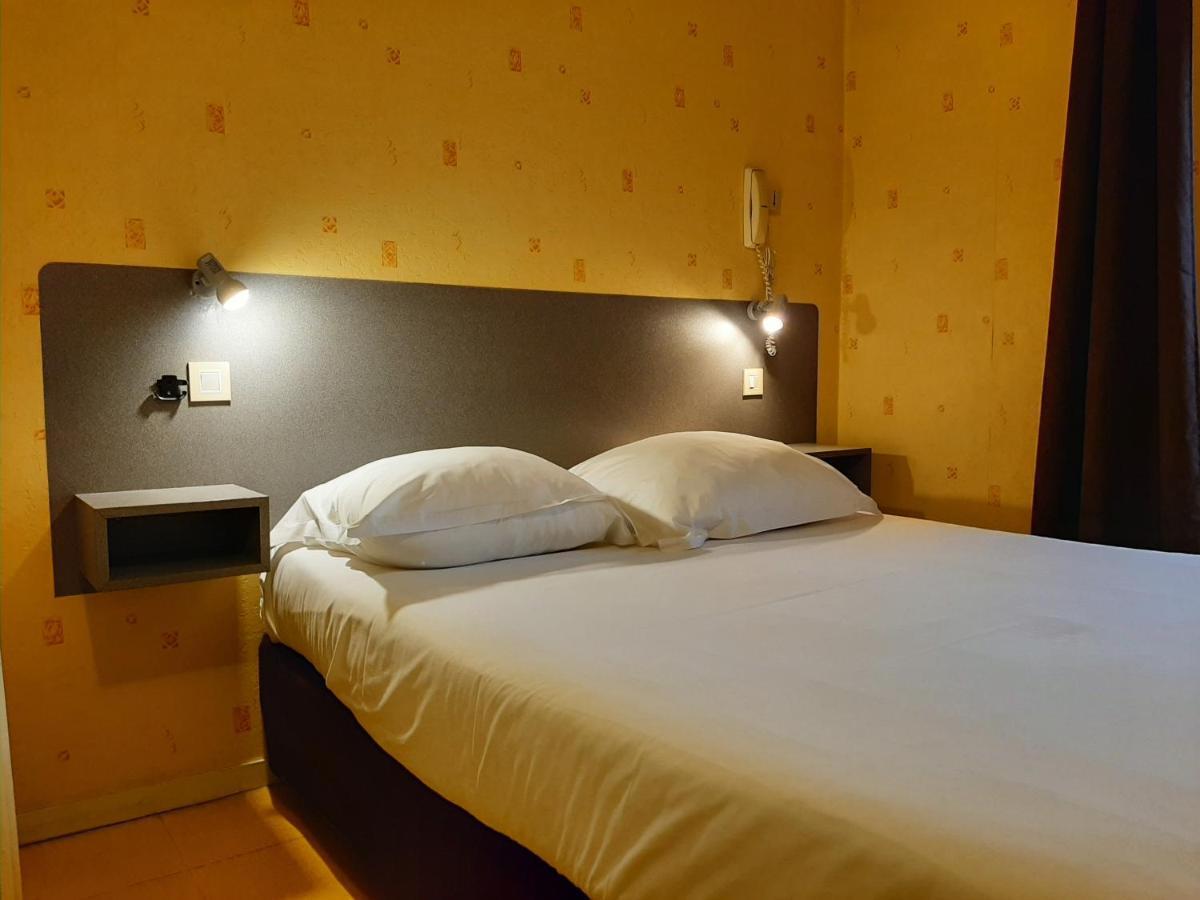 Le Royalty Hotel Angers Exterior foto