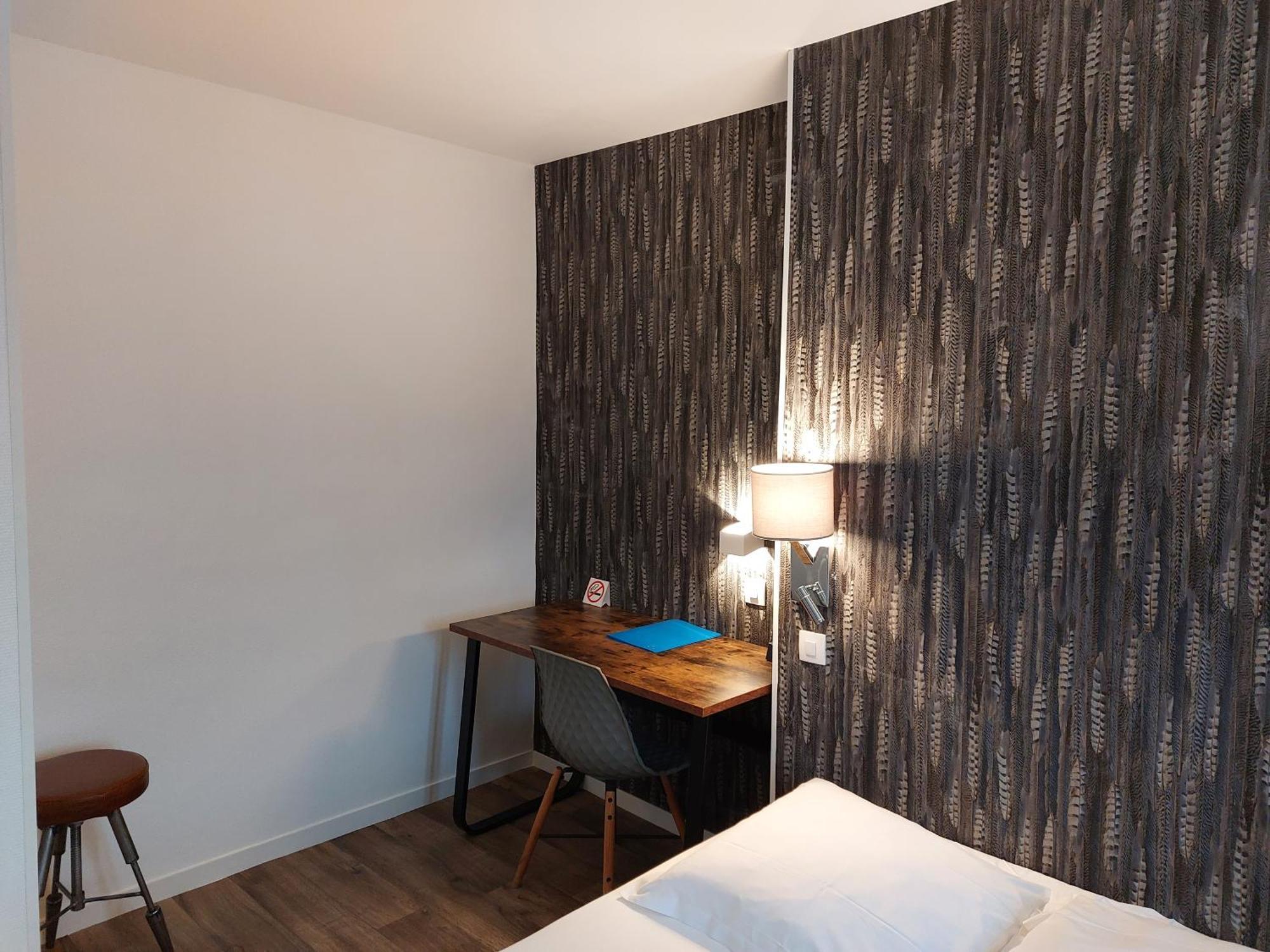 Le Royalty Hotel Angers Exterior foto
