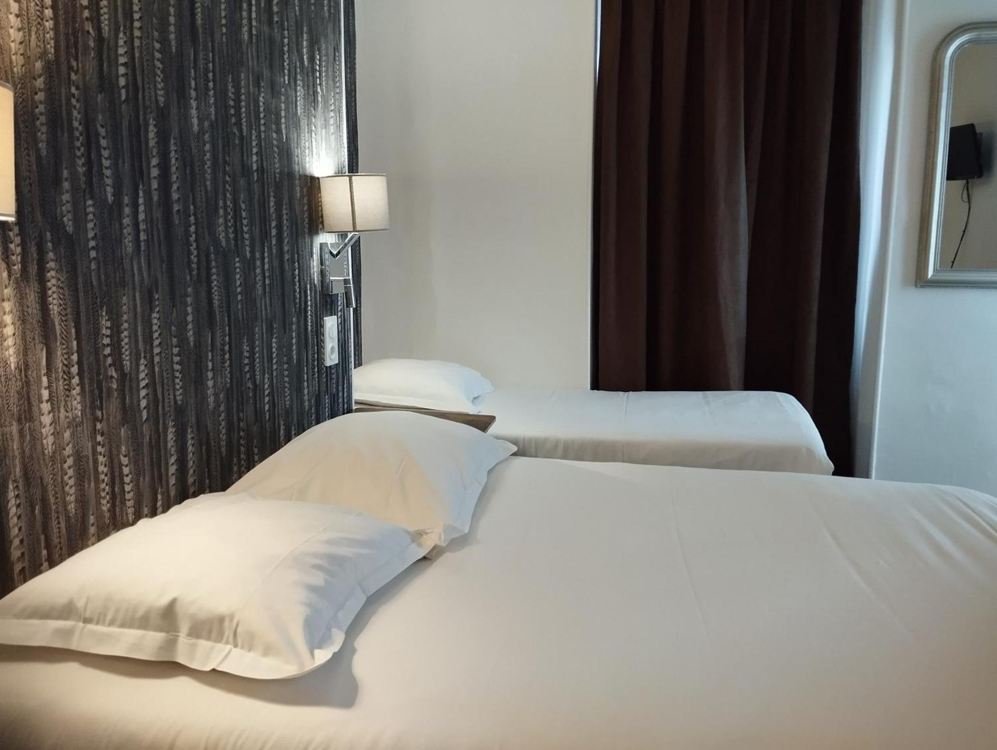Le Royalty Hotel Angers Exterior foto