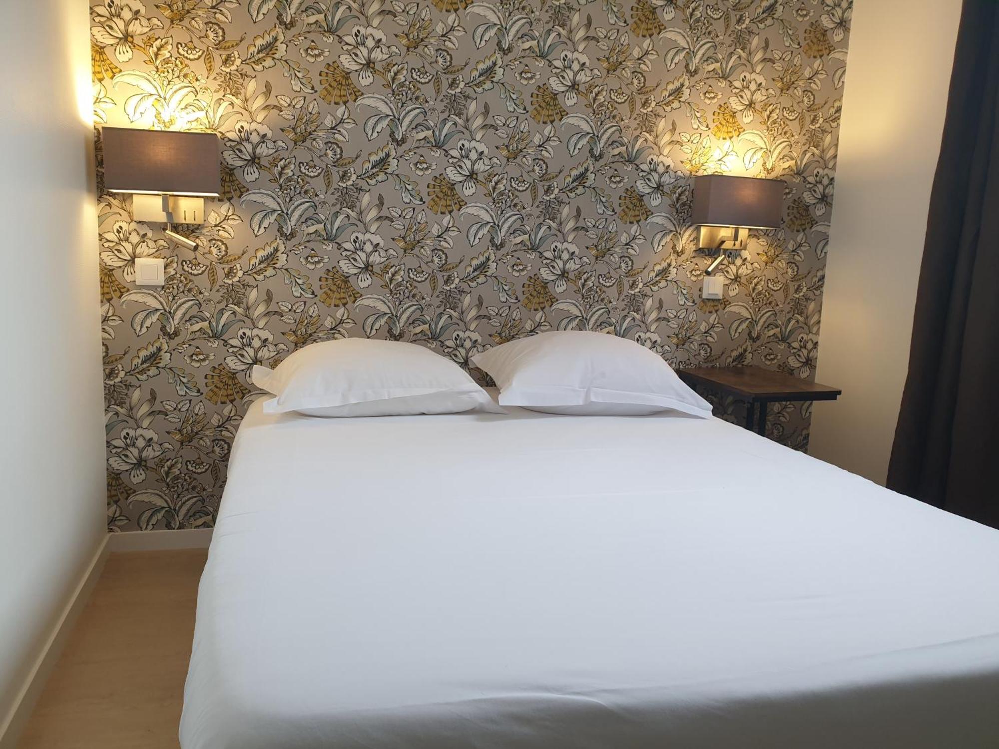 Le Royalty Hotel Angers Exterior foto